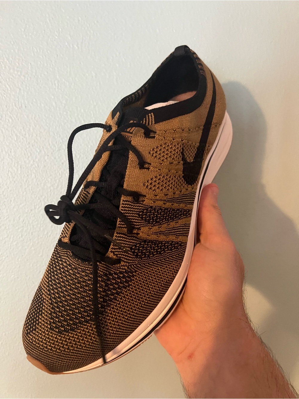 Mens nike Flyknit trainer (AH8396 203) no box size 9 - Picture 2 of 6